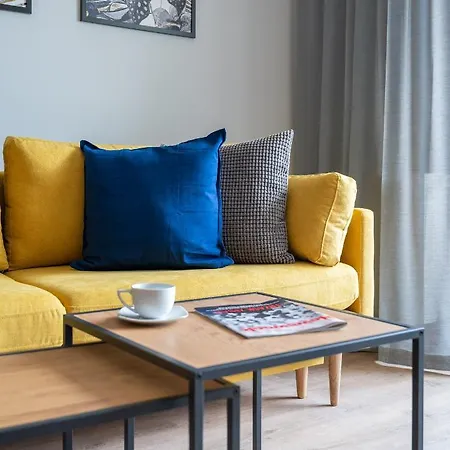 Moduo Serviced * 华沙